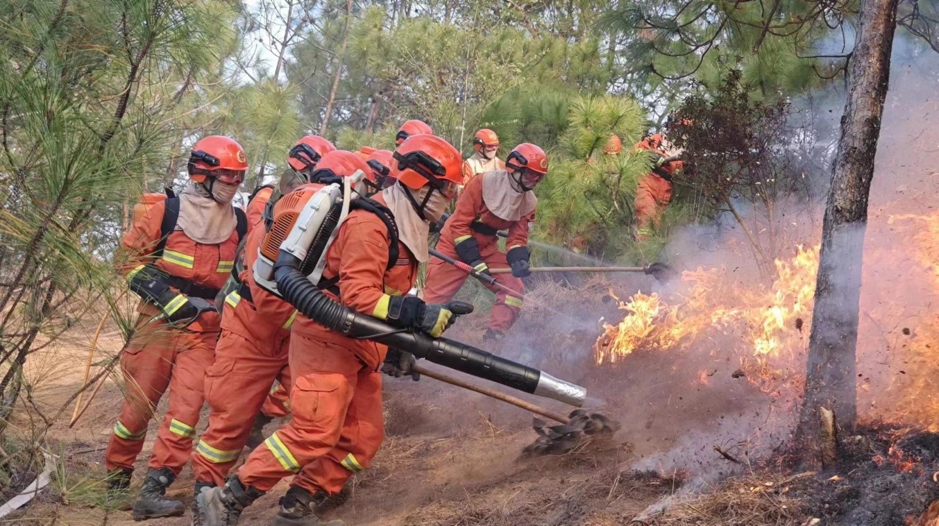 云南省2024年度森林草原火险高危区火灾应急处置联合实战演练在玉溪易门举行