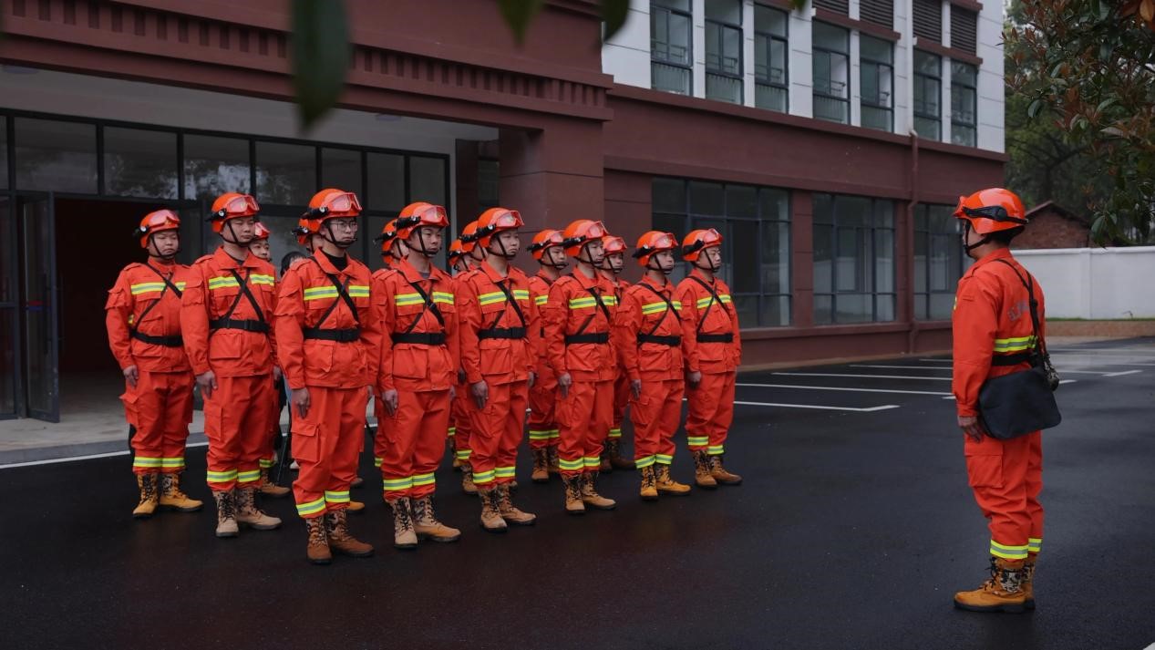 专业森林消防队服装图片